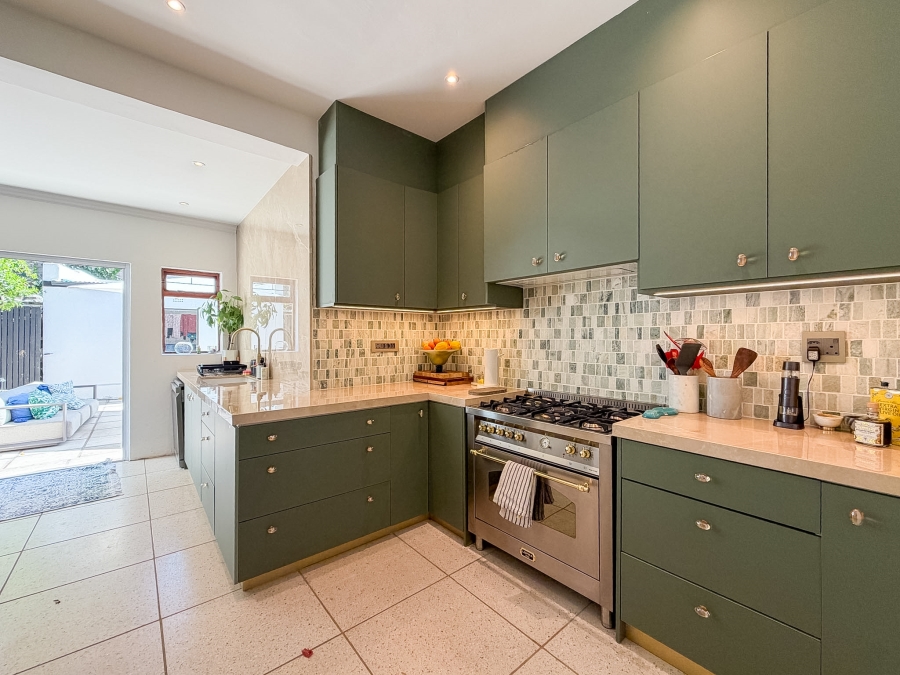 3 Bedroom Property for Sale in Oranjezicht Western Cape